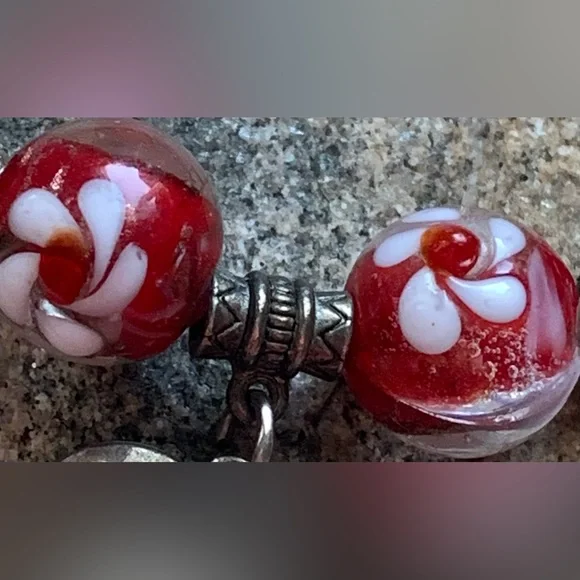 “You Are Always in My Heart” Charm Lamp Work Red & Black Glass Bead Bracelet - Picture 5 of 7